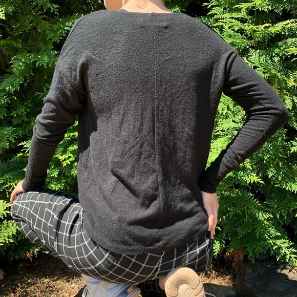 Abercrombie & Fitch deep v layered sweater! - Picture 3 of 3